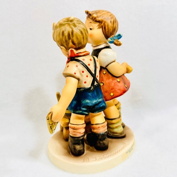 Goebel Hummel #412 "Bath Time" TMK6 (1990) - Picture 6 of 14